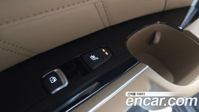 Kia Sorento Новый Sorento 4 поколение Бензин 2.5T 2WD — Фото автомобиля 17