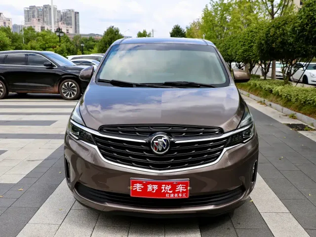 Buick GL8 — Фото автомобиля 2