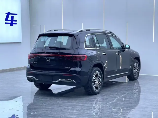 Mercedes-Benz EQB — Фото автомобиля 12