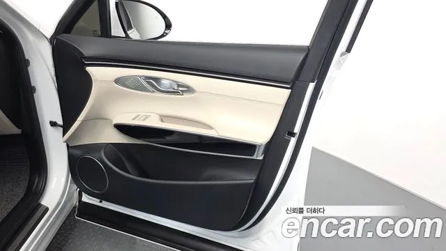 Genesis GV70 — Фото автомобиля 13