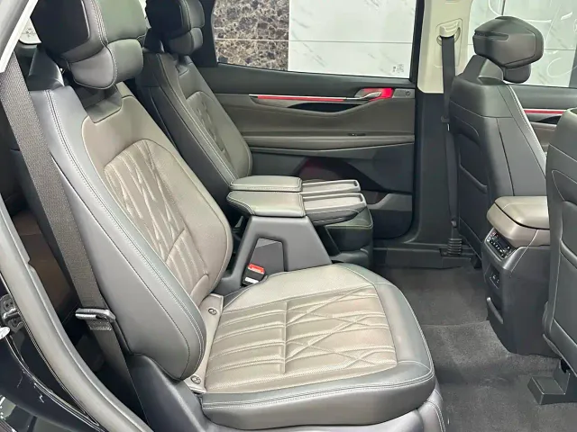 Ford Edge — Фото автомобиля 15