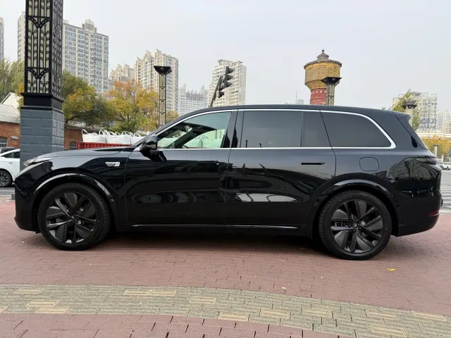Li Auto L9 — Фото автомобиля 4