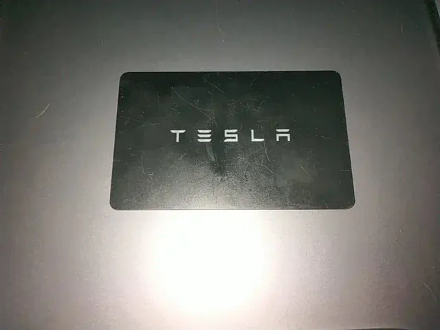 Tesla Model 3 — Фото автомобиля 8