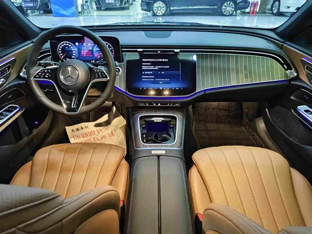Mercedes-Benz E-Class — Фото автомобиля 6