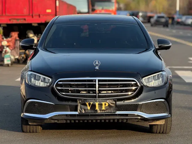 Mercedes-Benz E-Class — Фото автомобиля 2