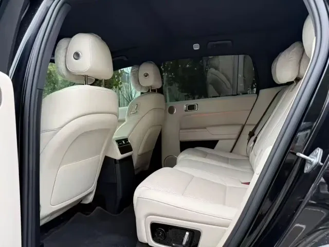 Li Auto L7 — Фото автомобиля 6