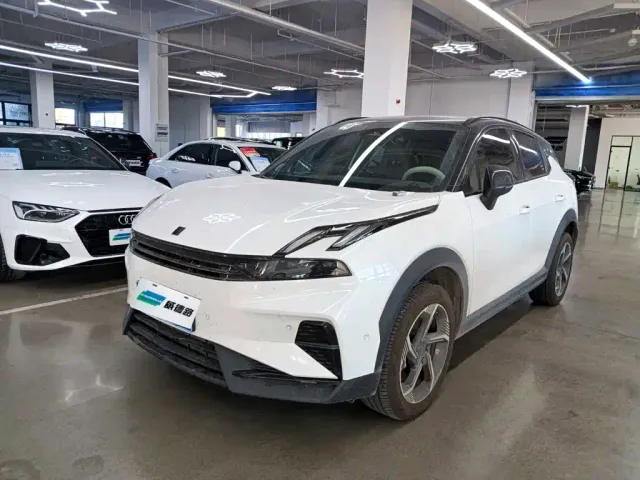 Фотография автомобиля — Lynk & Co 06