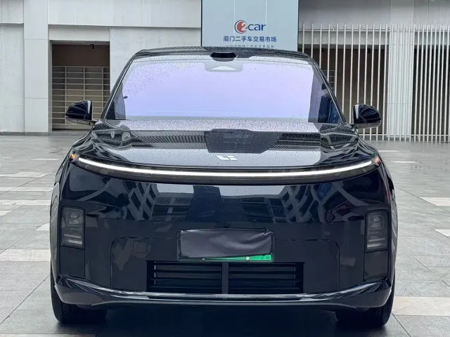 Li Auto L9 — Фото автомобиля 2