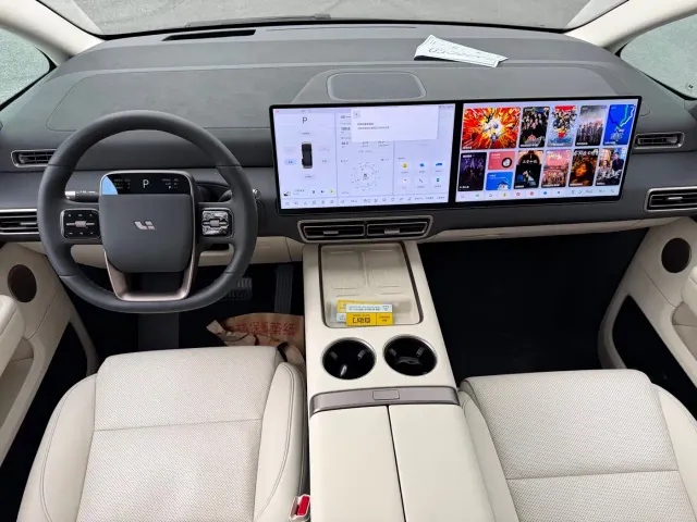 Li Auto MEGA — Фото автомобиля 10