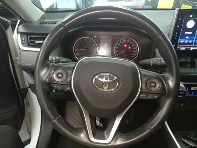 Toyota Wildlander — Фото автомобиля 10