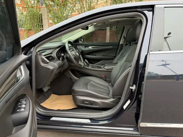 Buick LaCrosse — Фото автомобиля 10