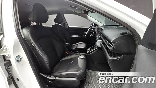 Hyundai Kona SX2 — Фото автомобиля 16