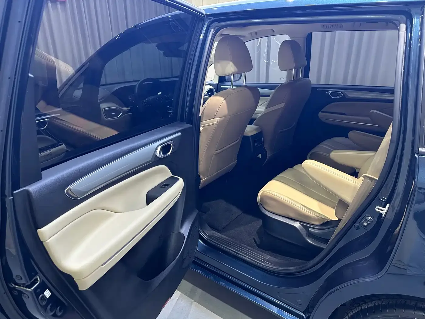 GAC Trumpchi Trumpchi M6 2021 270T DCT Premium Edition (7-seater) — Фото автомобиля 13