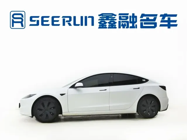 Tesla Model 3 — Фото автомобиля 6