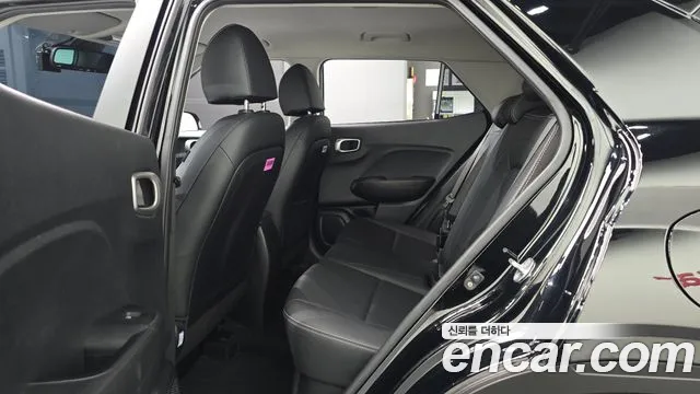 Hyundai Venue — Фото автомобиля 11