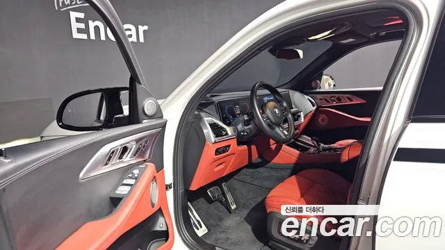 BMW XM — Фото автомобиля 10