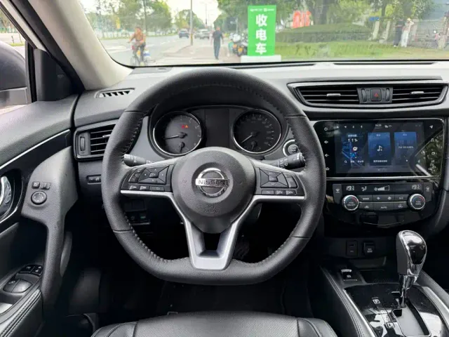 Nissan X-Trail — Фото автомобиля 14