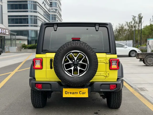 Jeep Wrangler — Фото автомобиля 4