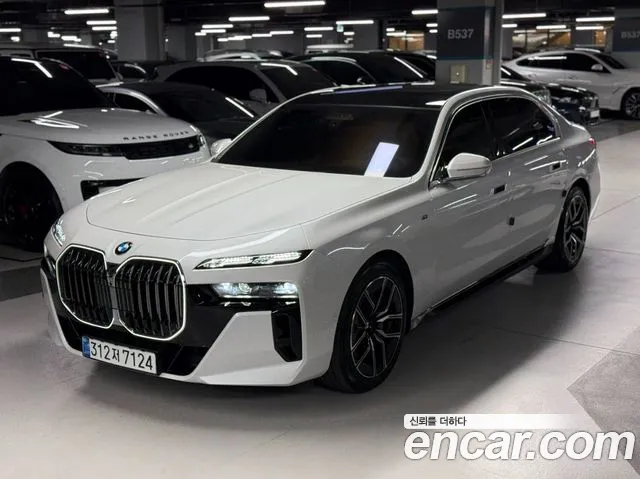 Фотография автомобиля — BMW 7 Series G70