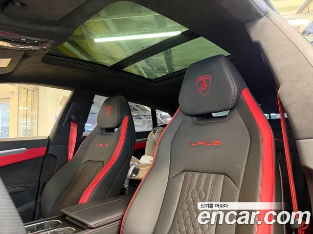 Lamborghini Urus — Фото автомобиля 13