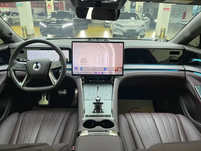 Denza Z9GT — Фото автомобиля 6