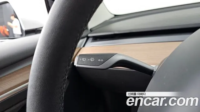Tesla Model 3 — Фото автомобиля 25