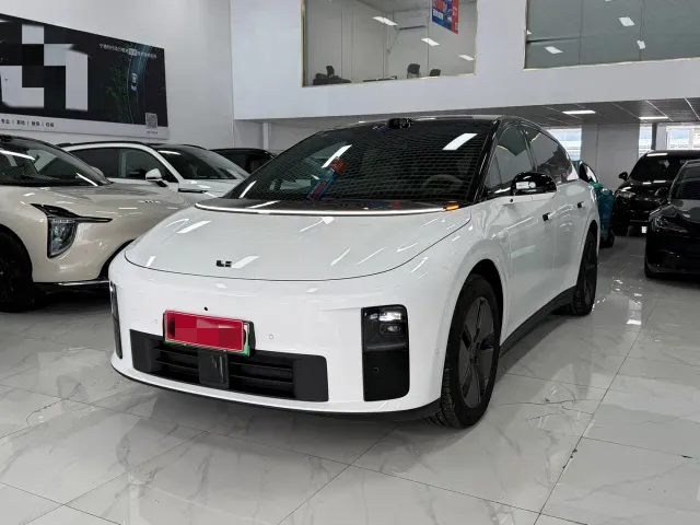 Фотография автомобиля — Li Auto i6