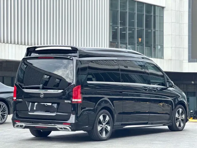 Mercedes-Benz V-Class — Фото автомобиля 17