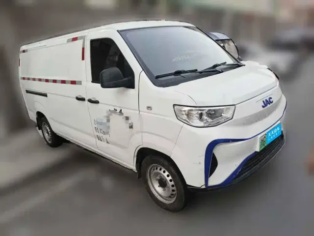JAC Motors Blue Cat — Фото автомобиля 3