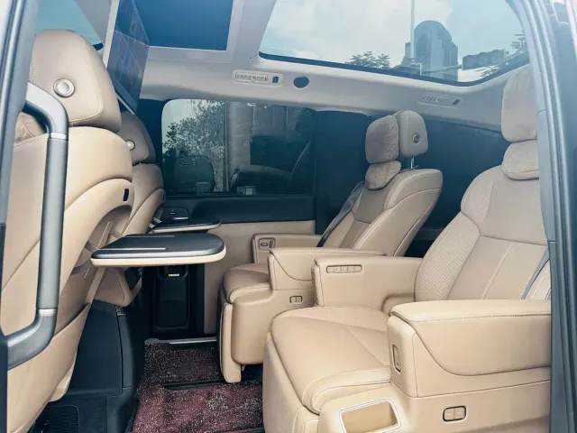 Li Auto MEGA — Фото автомобиля 11