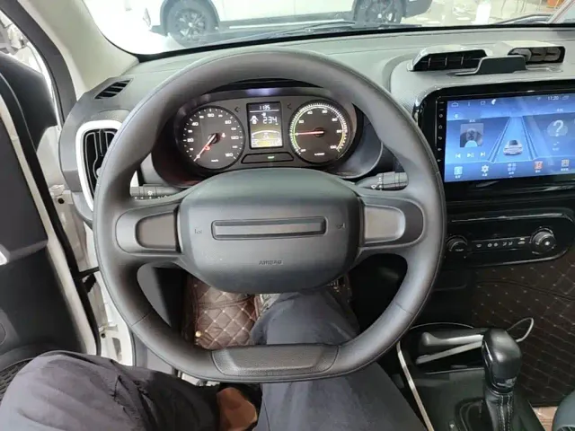 Roewe Clever — Фото автомобиля 10
