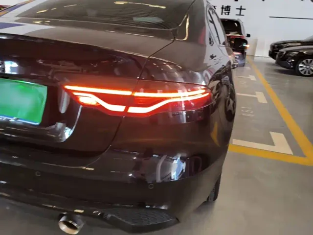 Jaguar XEL — Фото автомобиля 7