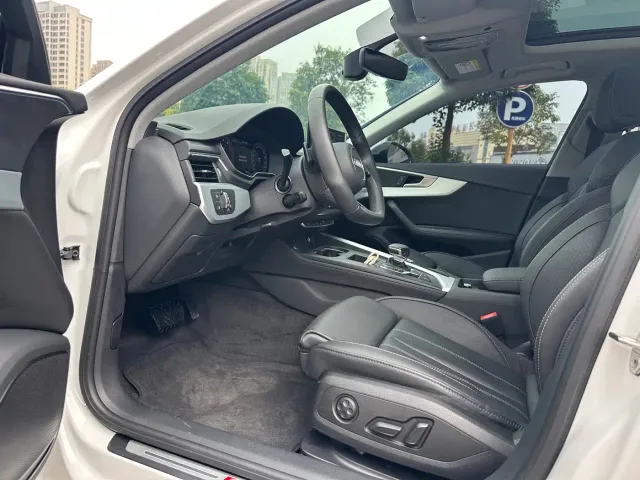Audi A4L — Фото автомобиля 7