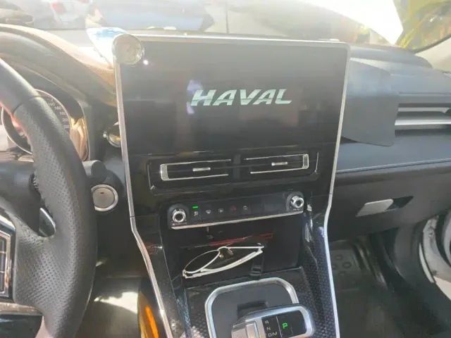 Haval M6 — Фото автомобиля 9