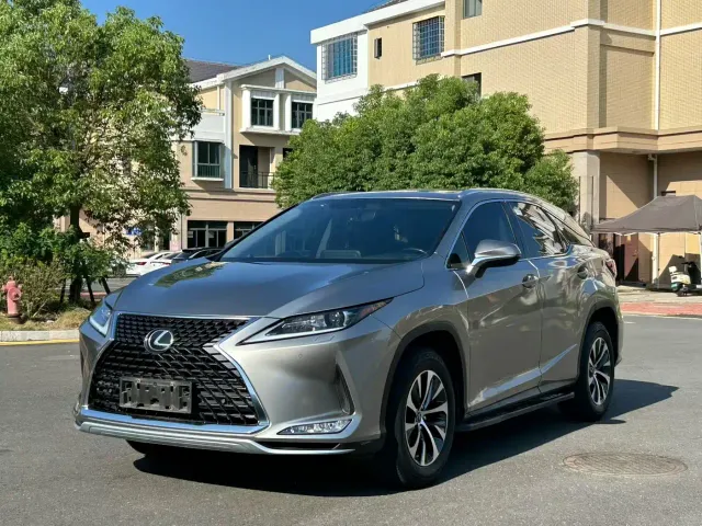Фотография автомобиля — Lexus RX