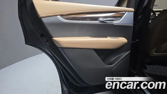 Cadillac XT6 — Фото автомобиля 17