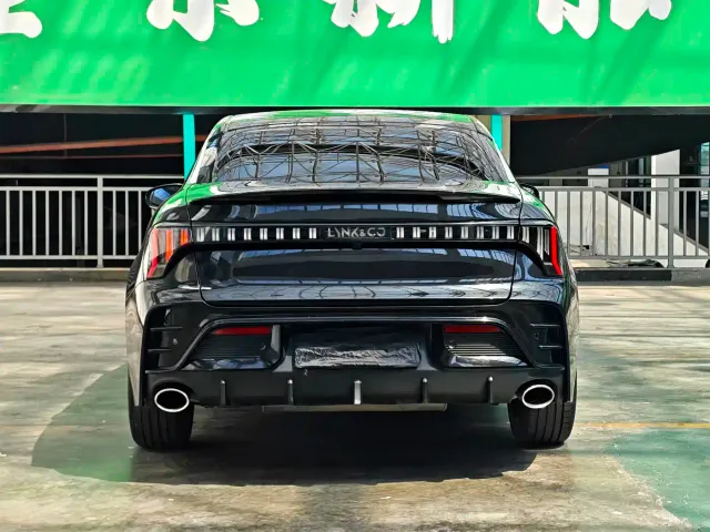 Lynk & Co 03 — Фото автомобиля 14