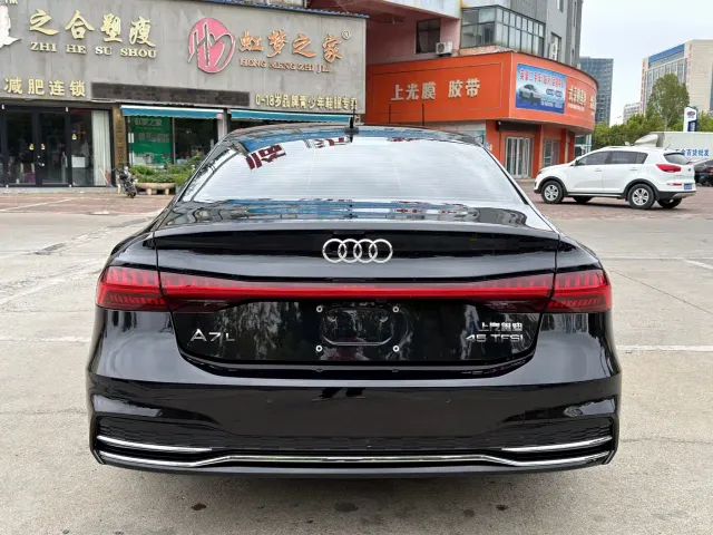 Audi A7L — Фото автомобиля 4