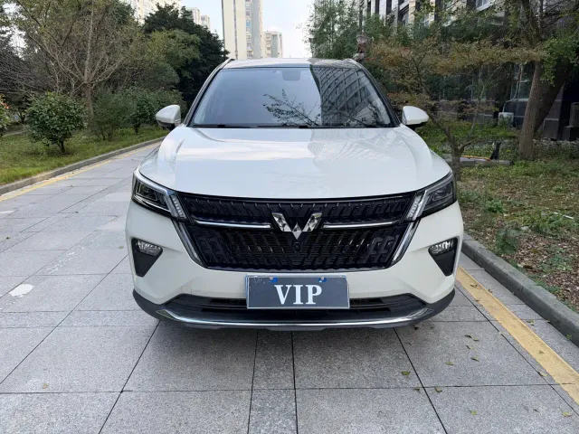 Фотография автомобиля — Wuling Asta