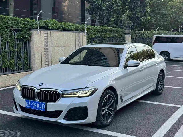Фотография автомобиля — BMW 5 Series
