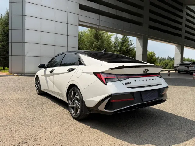 Hyundai Elantra — Фото автомобиля 7