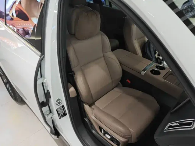 Li Auto L7 — Фото автомобиля 24