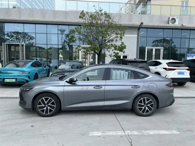 BYD Qin L — Фото автомобиля 3