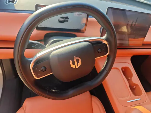 Leapmotor C10 — Фото автомобиля 14