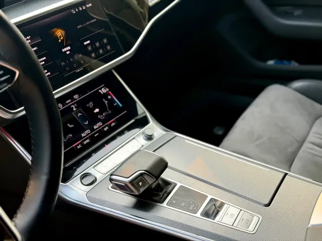 Audi A6L — Фото автомобиля 9