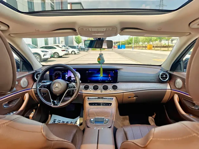 Mercedes-Benz E-Class — Фото автомобиля 19