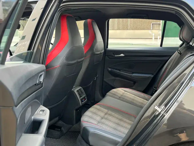 Volkswagen Golf GTI — Фото автомобиля 7