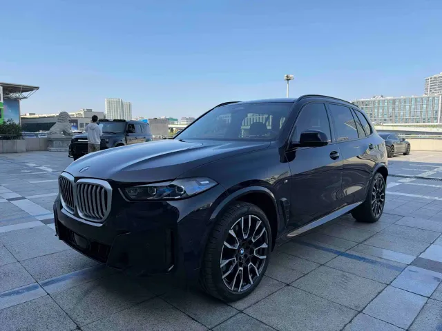Фотография автомобиля — BMW X5
