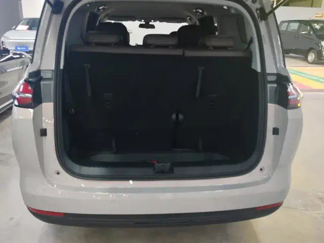 Wuling Starlight 730 — Фото автомобиля 4