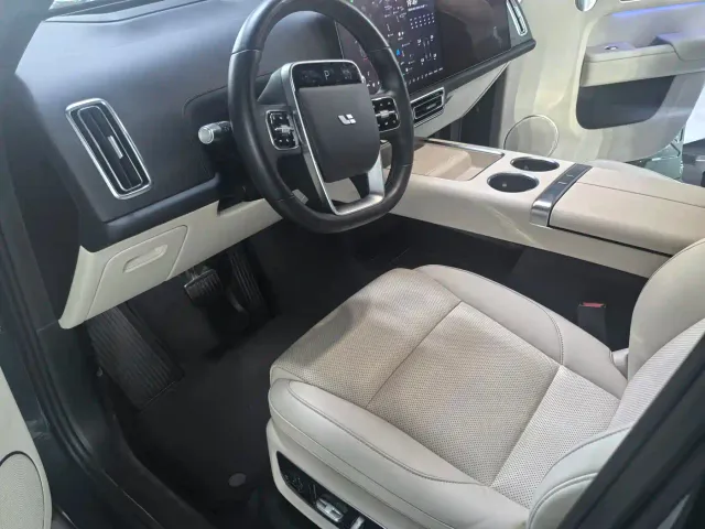 Li Auto L9 — Фото автомобиля 3